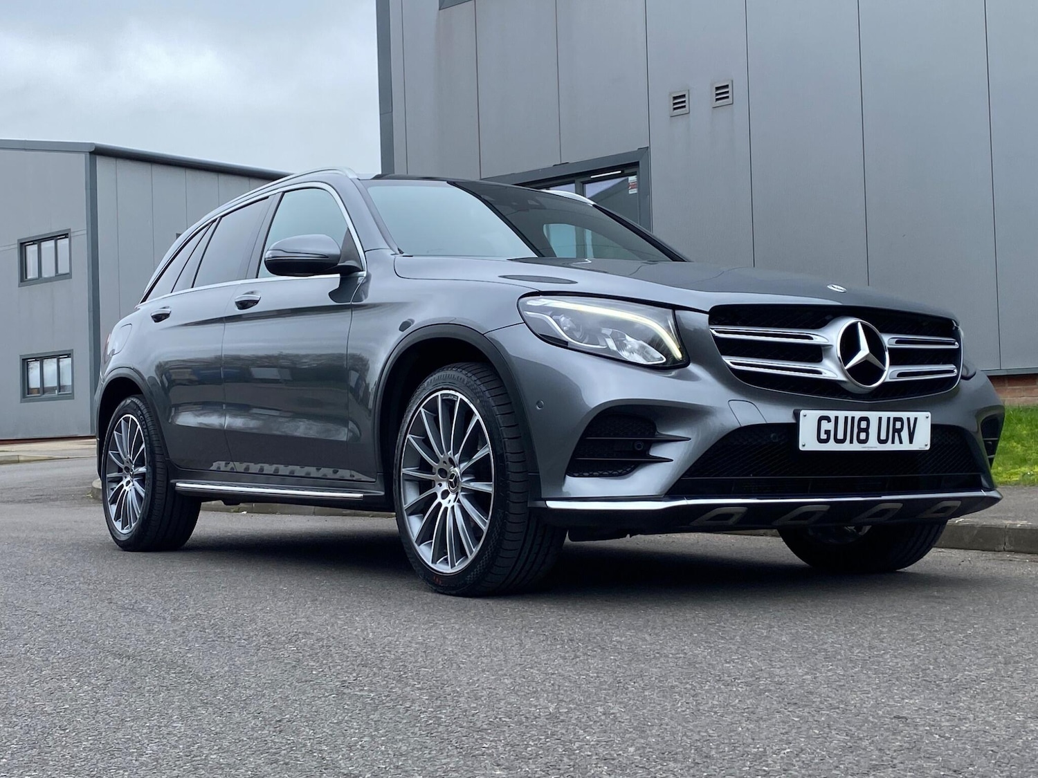 Used Mercedes-Benz GLC 2018 for sale - 77696349: Photo 3
