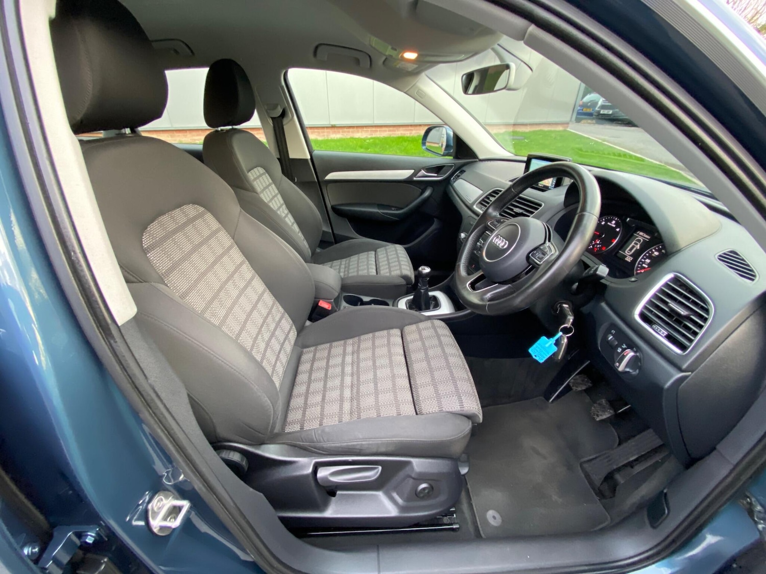 Used Audi Q3 for sale - 77290652: Photo 37