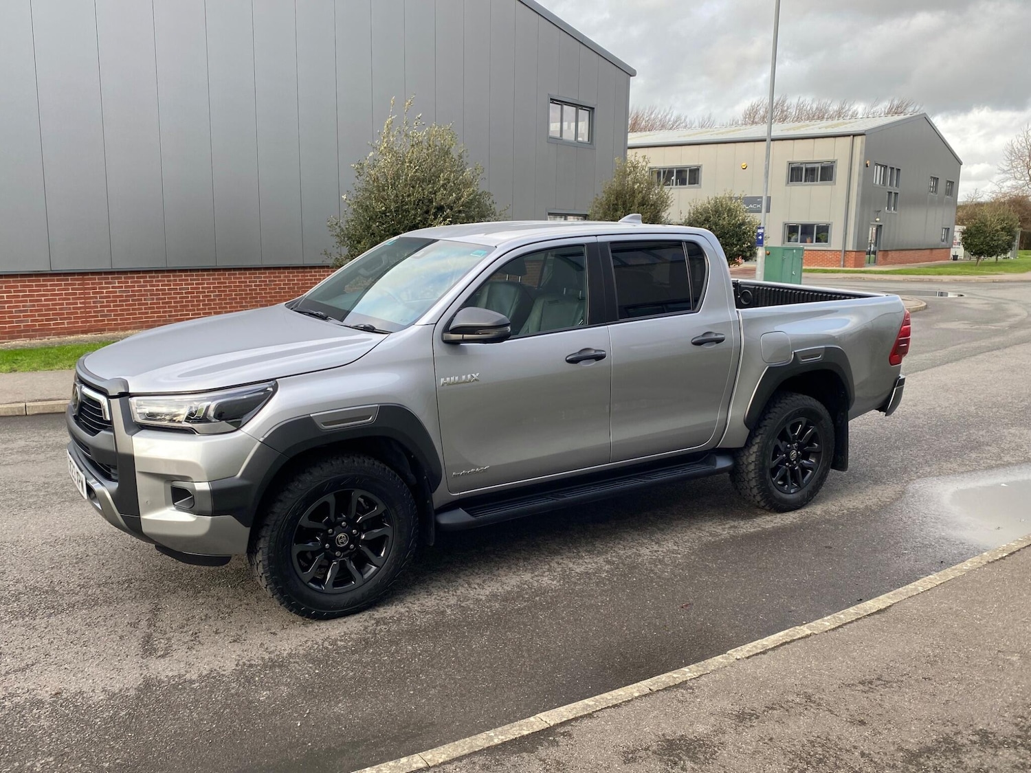 Used Toyota Hilux 2023 for sale - 77598966: Photo 15