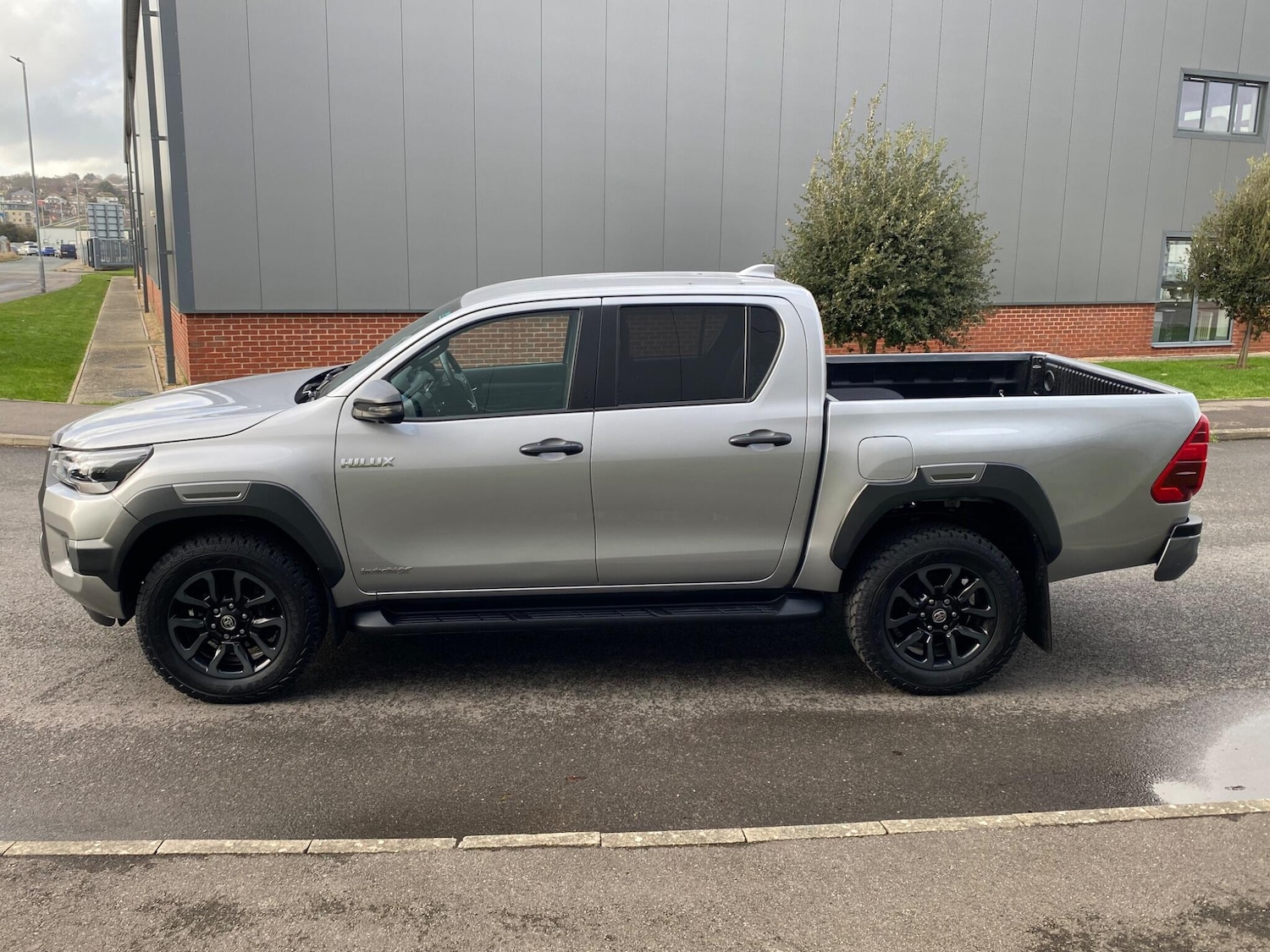 Used Toyota Hilux 2023 for sale - 77598966: Photo 16