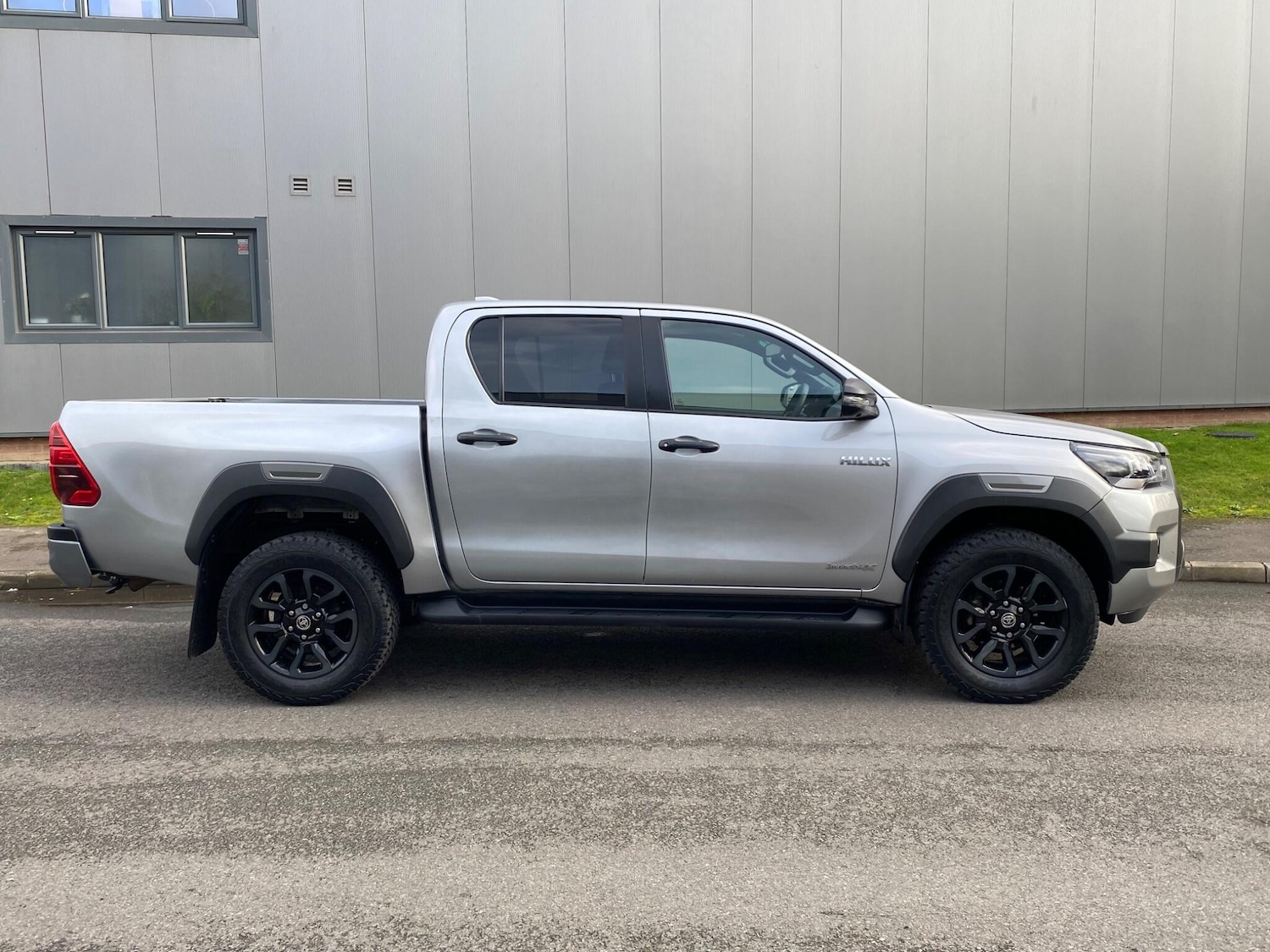 Used Toyota Hilux 2023 for sale - 77598966: Photo 31