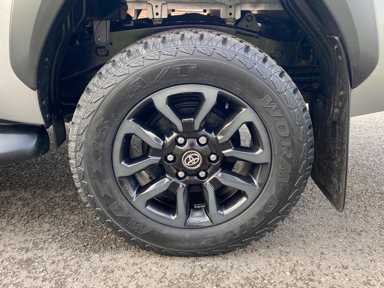 Used Toyota Hilux 2023 for sale - 77598966: Photo 34