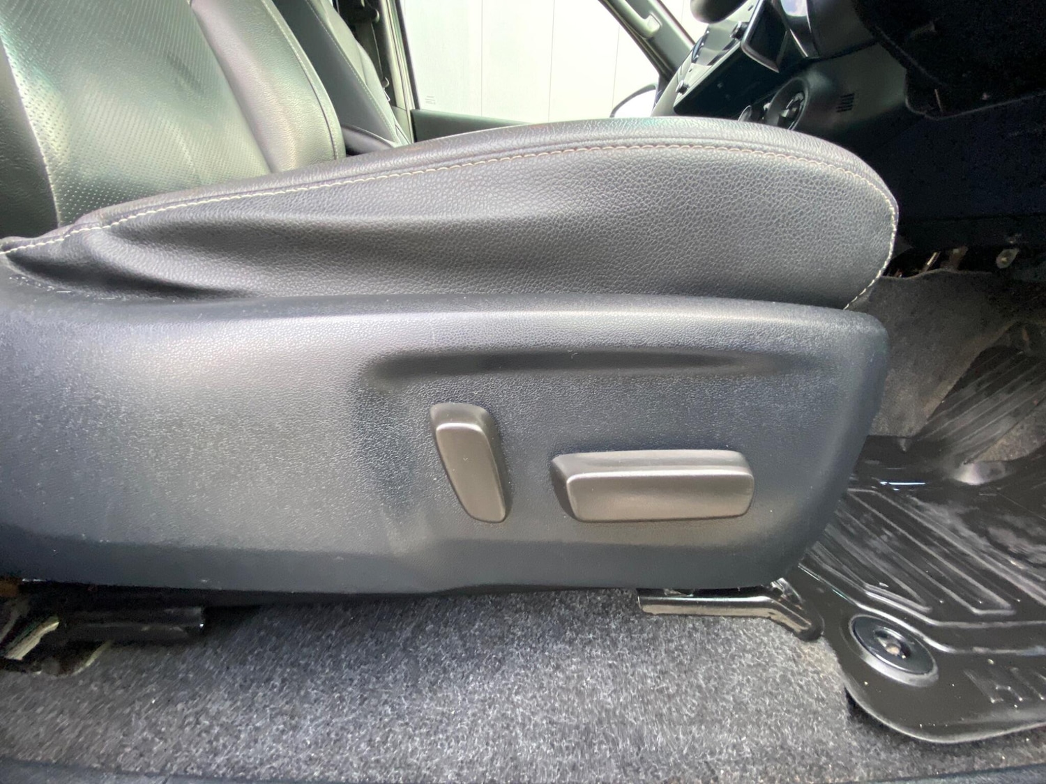 Used Toyota Hilux 2023 for sale - 77598966: Photo 37