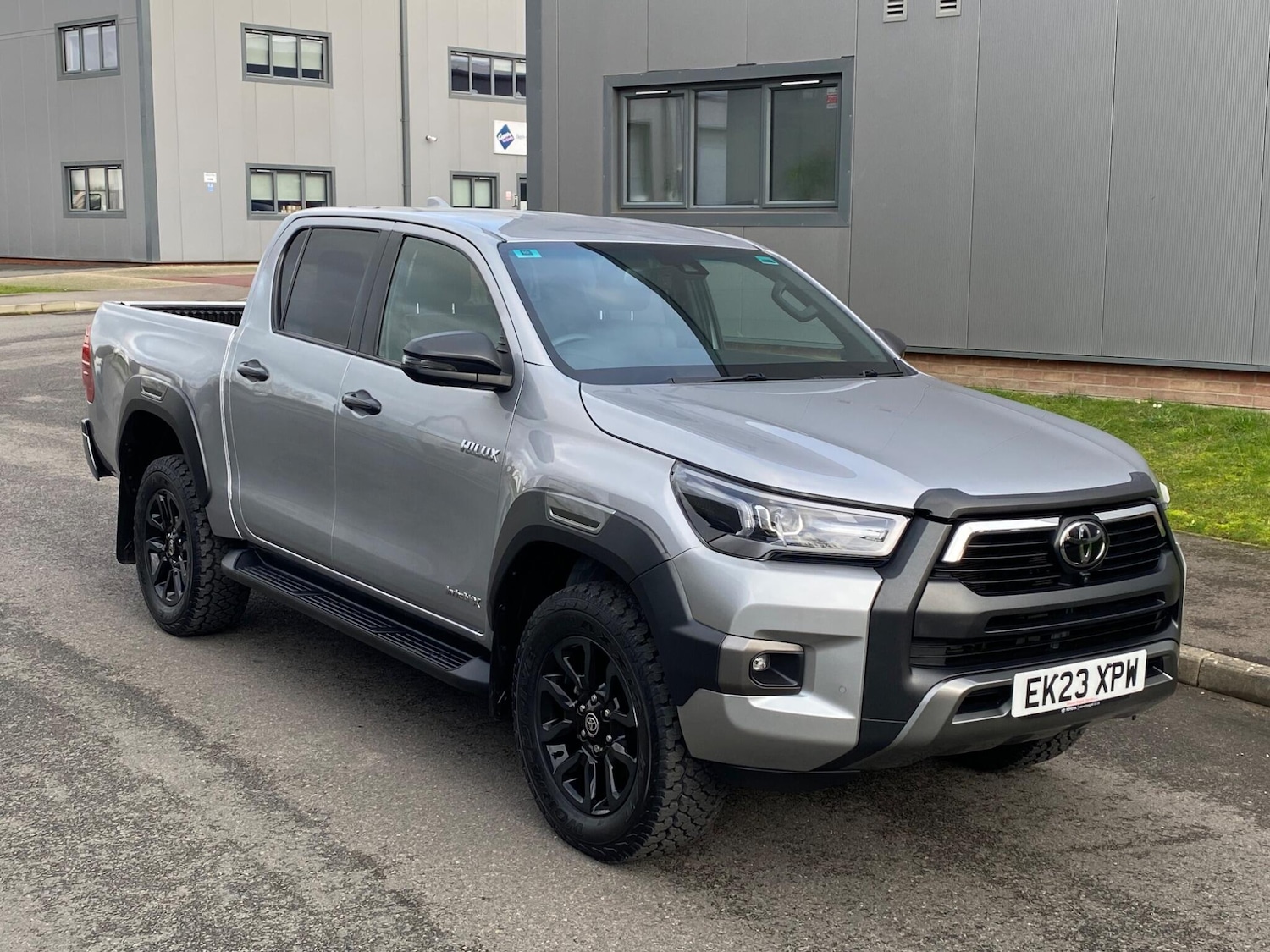 Used Toyota Hilux 2023 for sale - 77598966: Photo 4