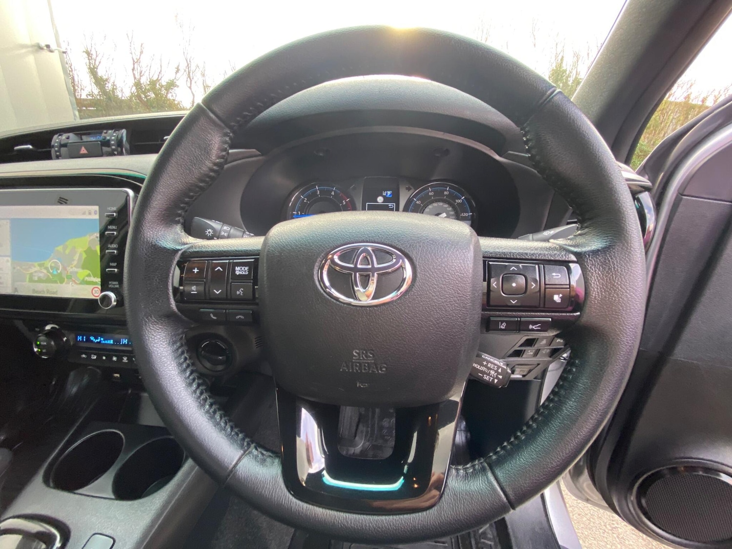 Used Toyota Hilux 2023 for sale - 77598966: Photo 43
