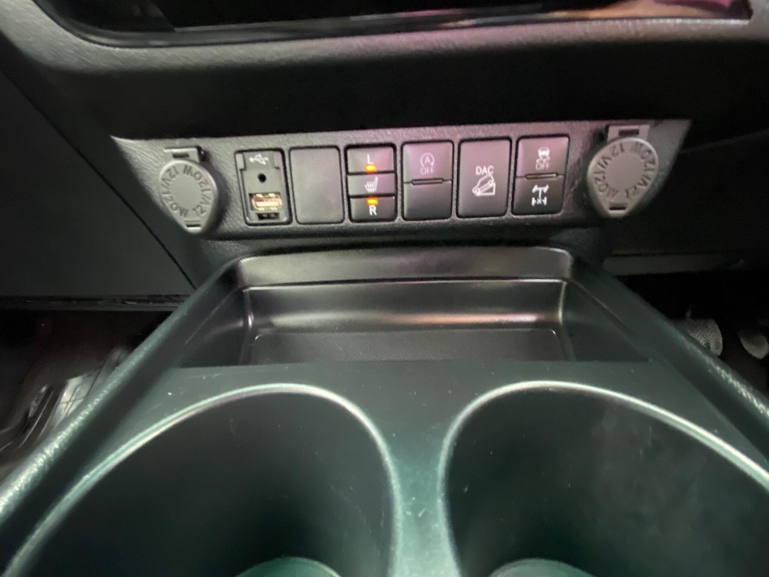 Used Toyota Hilux 2023 for sale - 77598966: Photo 46