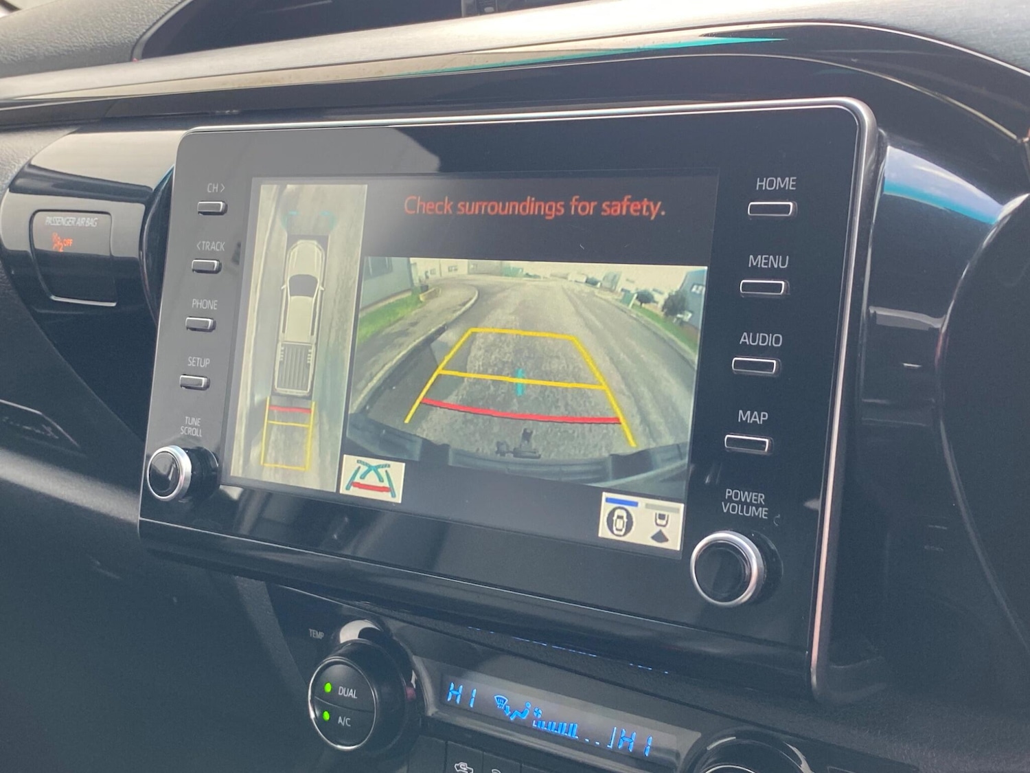 Used Toyota Hilux 2023 for sale - 77598966: Photo 51