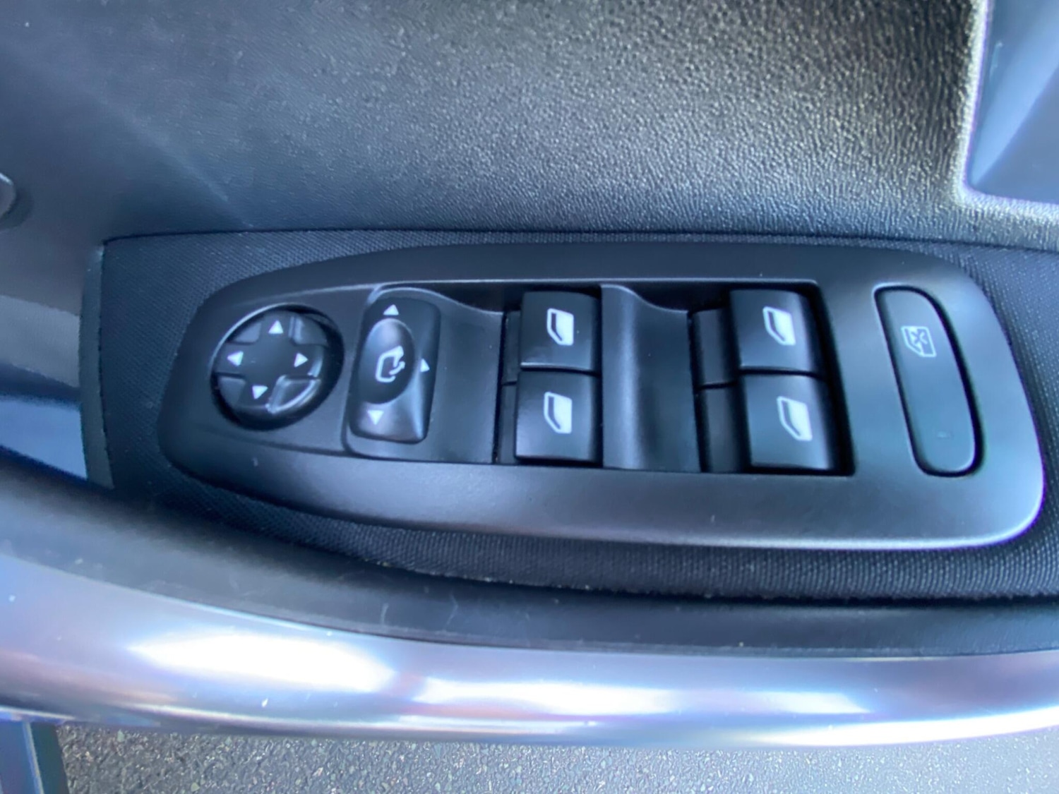 Used Peugeot 2008 2019 for sale - 77290881: Photo 39