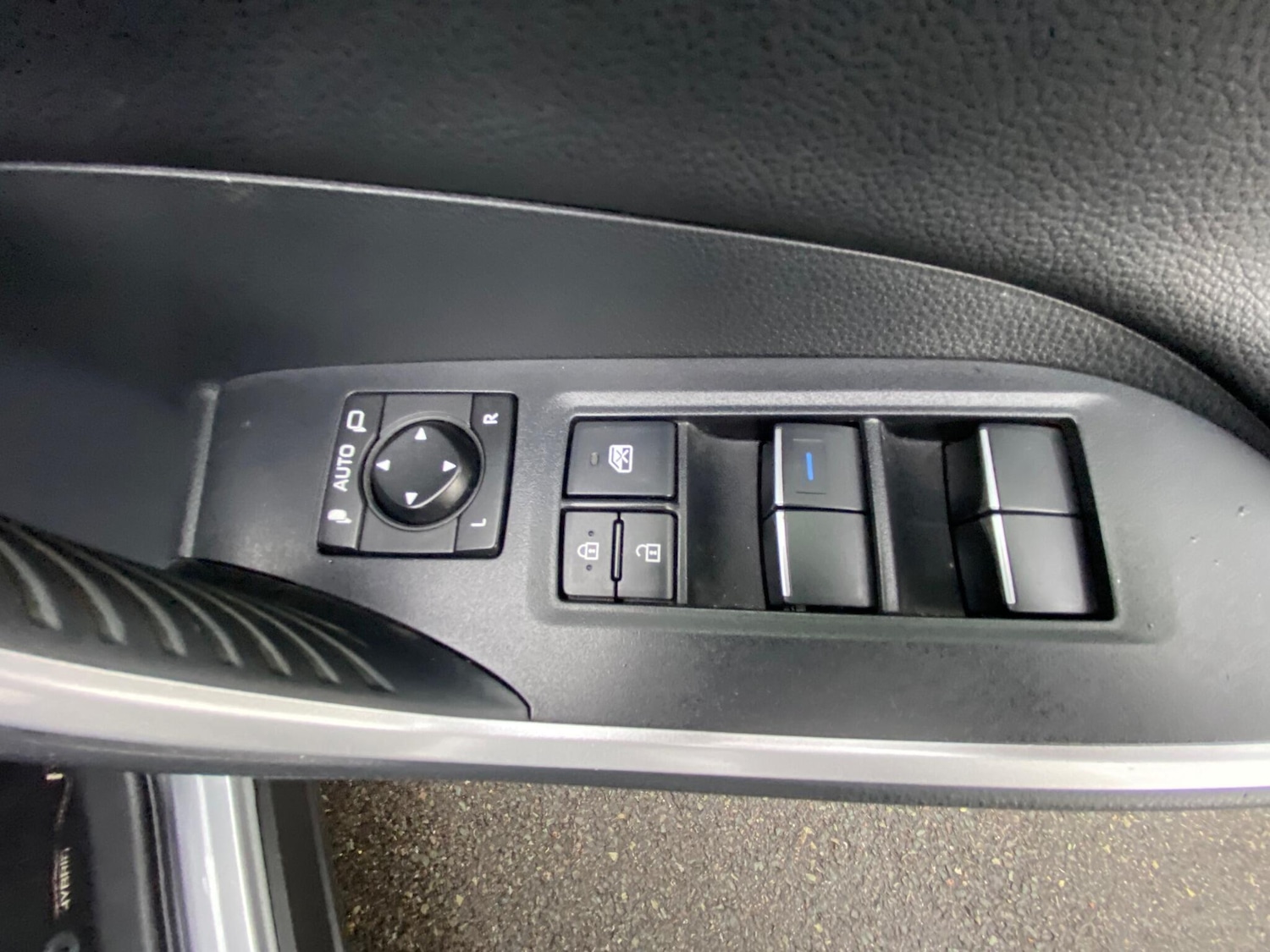 Used Toyota RAV4 2019 for sale - 77290553: Photo 37