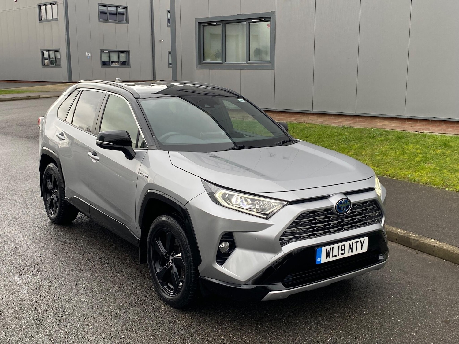 Used Toyota RAV4 2019 for sale - 77290553: Photo 4