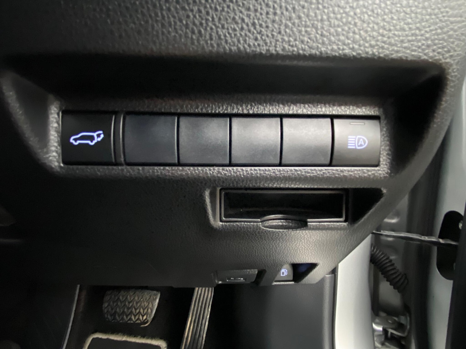 Used Toyota RAV4 2019 for sale - 77290553: Photo 41