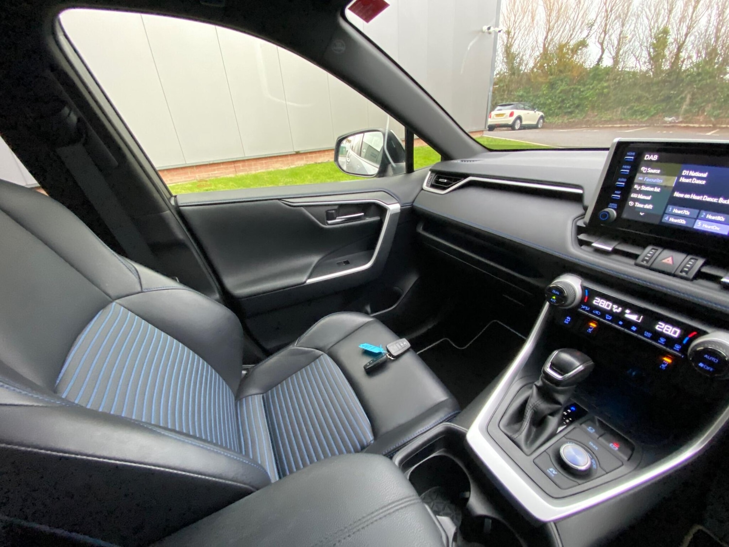 Used Toyota RAV4 2019 for sale - 77290553: Photo 49