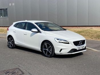 Used Volvo V40 2017 for sale - 79303474: Photo