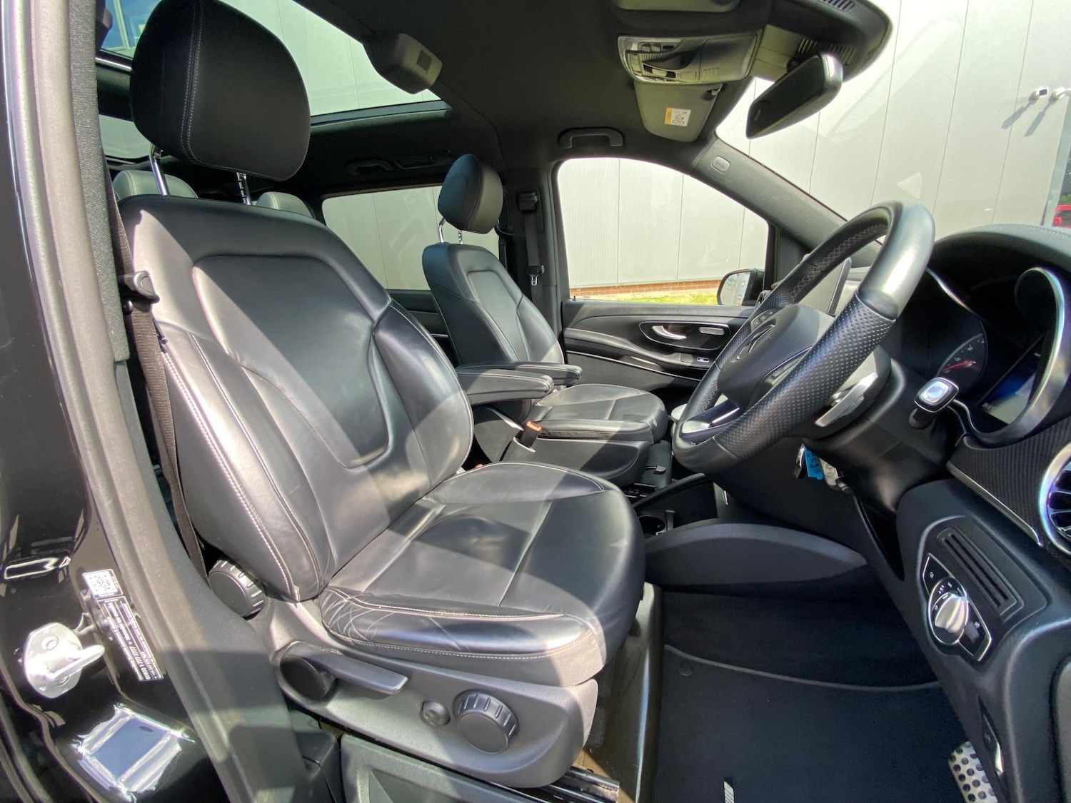 Used Mercedes-Benz V-Class 2023 for sale - 78020492: Photo 28