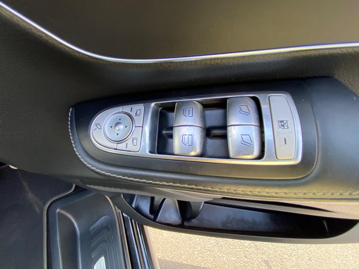 Used Mercedes-Benz V-Class 2023 for sale - 78020492: Photo 30