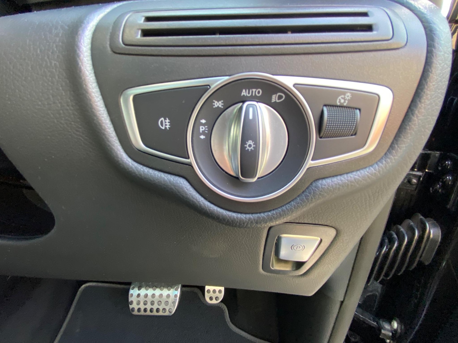 Used Mercedes-Benz V-Class 2023 for sale - 78020492: Photo 32