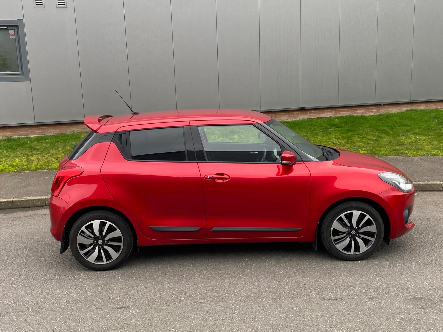 Used Suzuki Swift 2018 for sale - 77524092: Photo 29