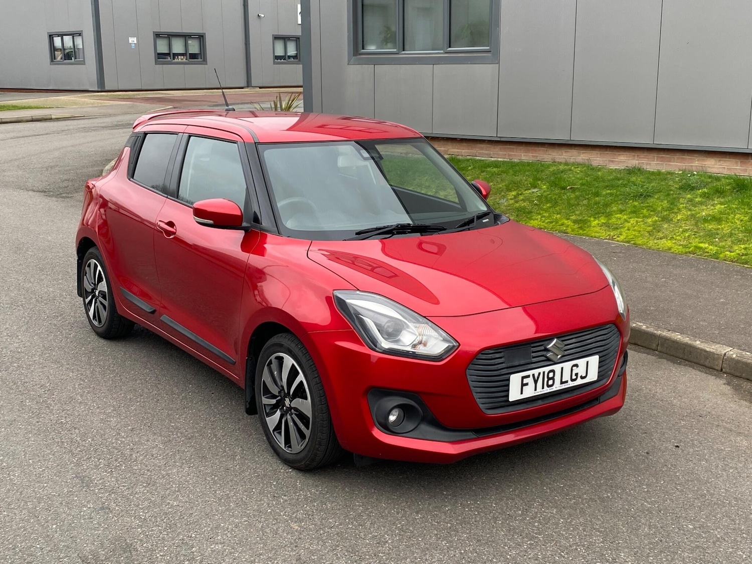 Used Suzuki Swift 2018 for sale - 77524092: Photo 3