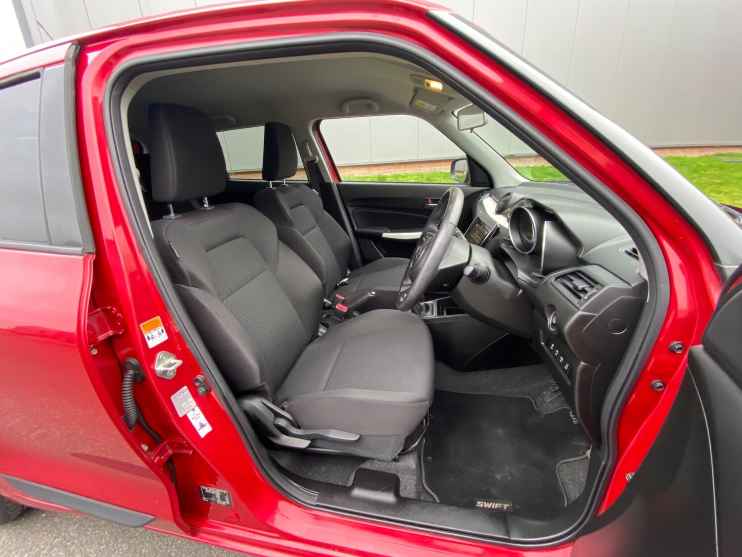 Used Suzuki Swift 2018 for sale - 77524092: Photo 34