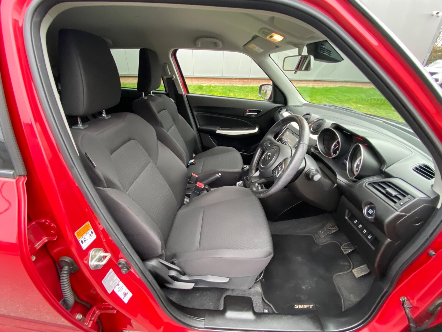 Used Suzuki Swift 2018 for sale - 77524092: Photo 35