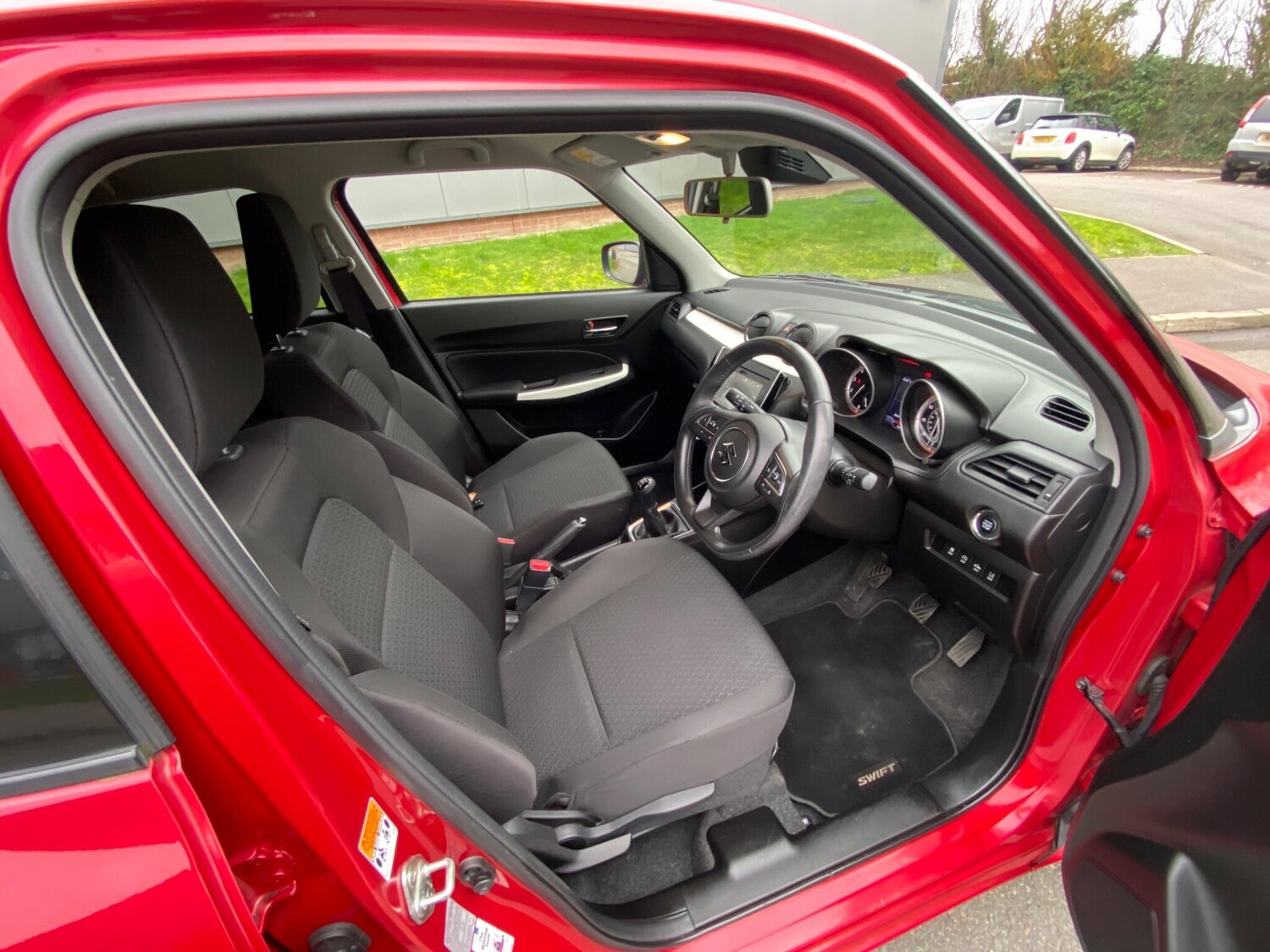 Used Suzuki Swift 2018 for sale - 77524092: Photo 36