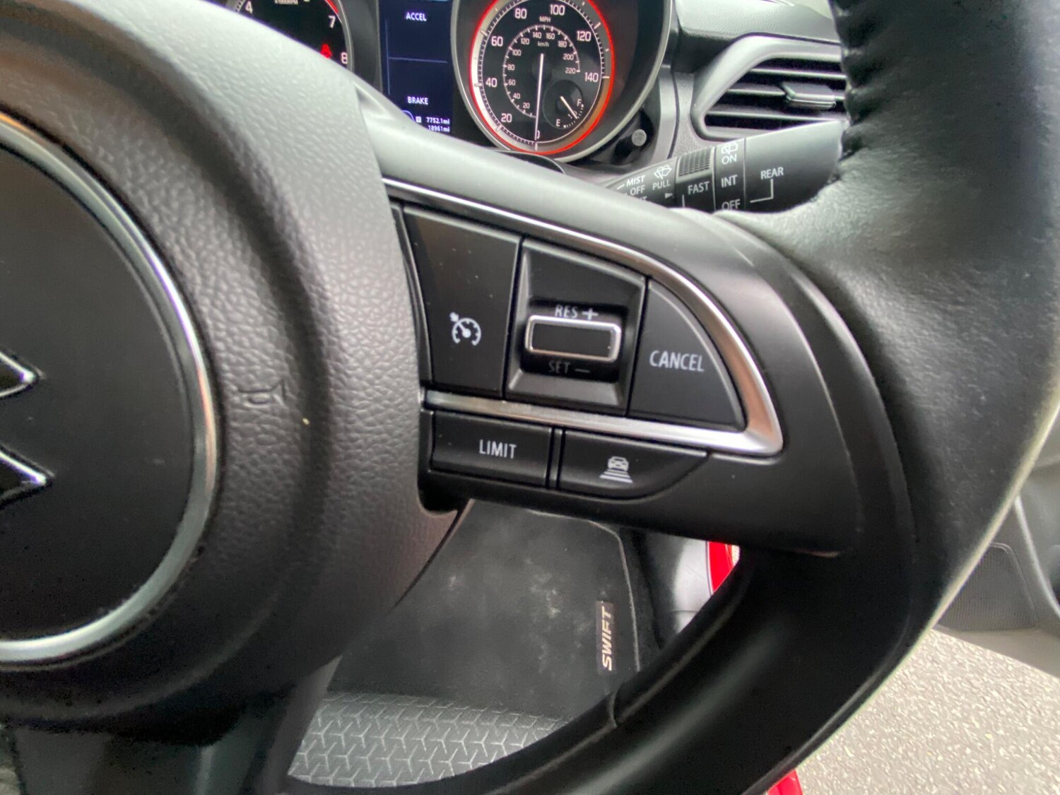 Used Suzuki Swift 2018 for sale - 77524092: Photo 39