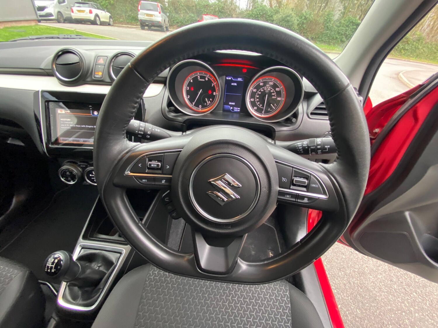 Used Suzuki Swift 2018 for sale - 77524092: Photo 41