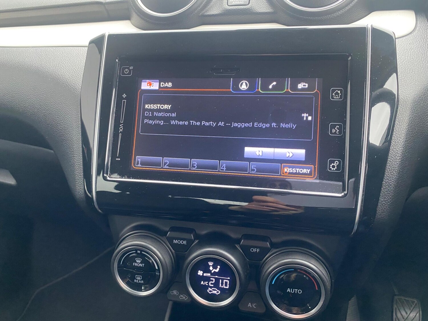 Used Suzuki Swift 2018 for sale - 77524092: Photo 47