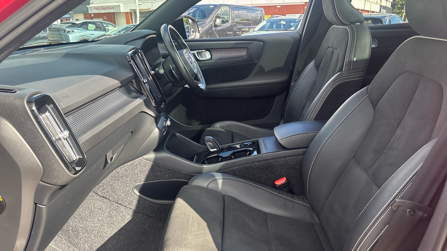 Used Volvo XC40 2018 for sale - 76115693: Photo 32