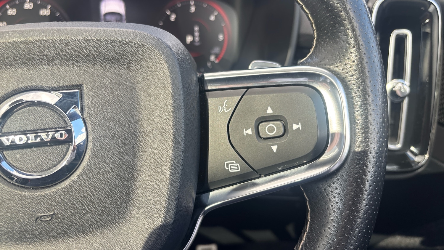Used Volvo XC40 2018 for sale - 76115693: Photo 36