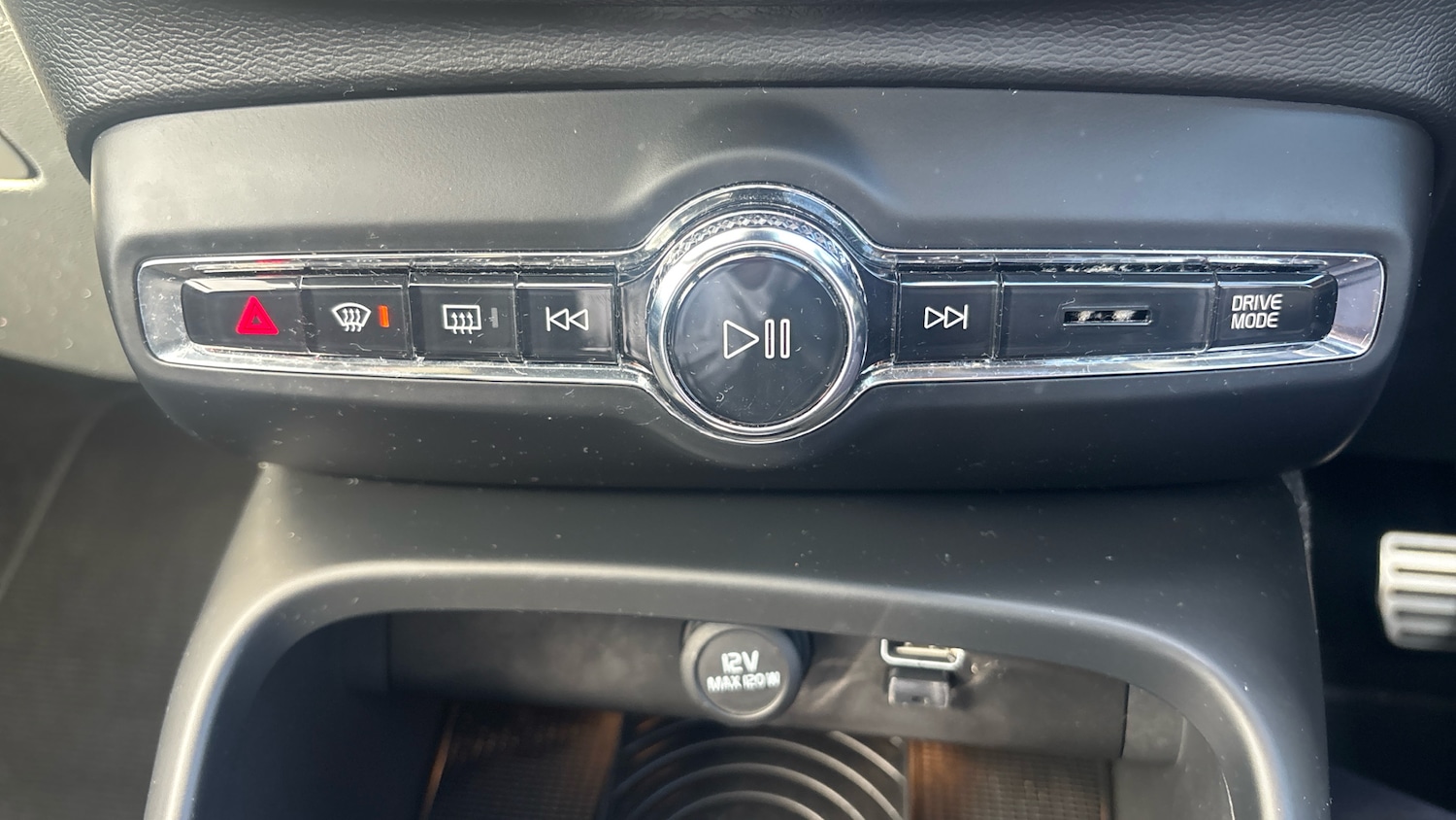 Used Volvo XC40 2018 for sale - 76115693: Photo 42