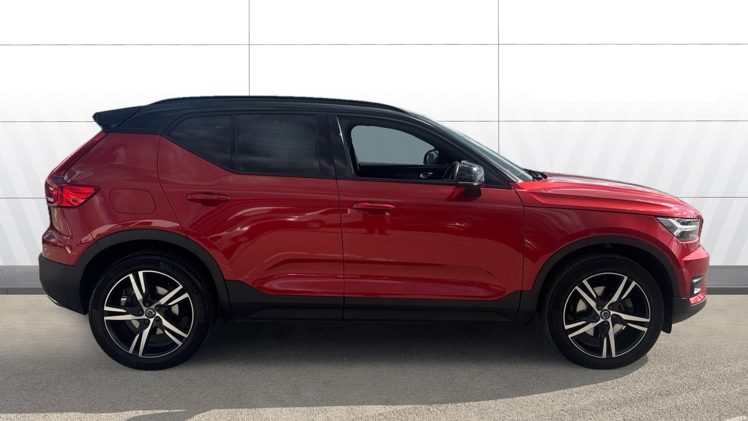 Used Volvo XC40 2018 for sale - 76115693: Photo 5