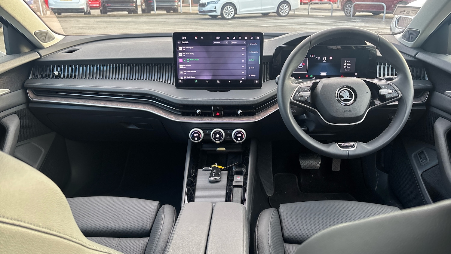 Used Skoda Superb 2025 for sale - 76903865: Photo 9