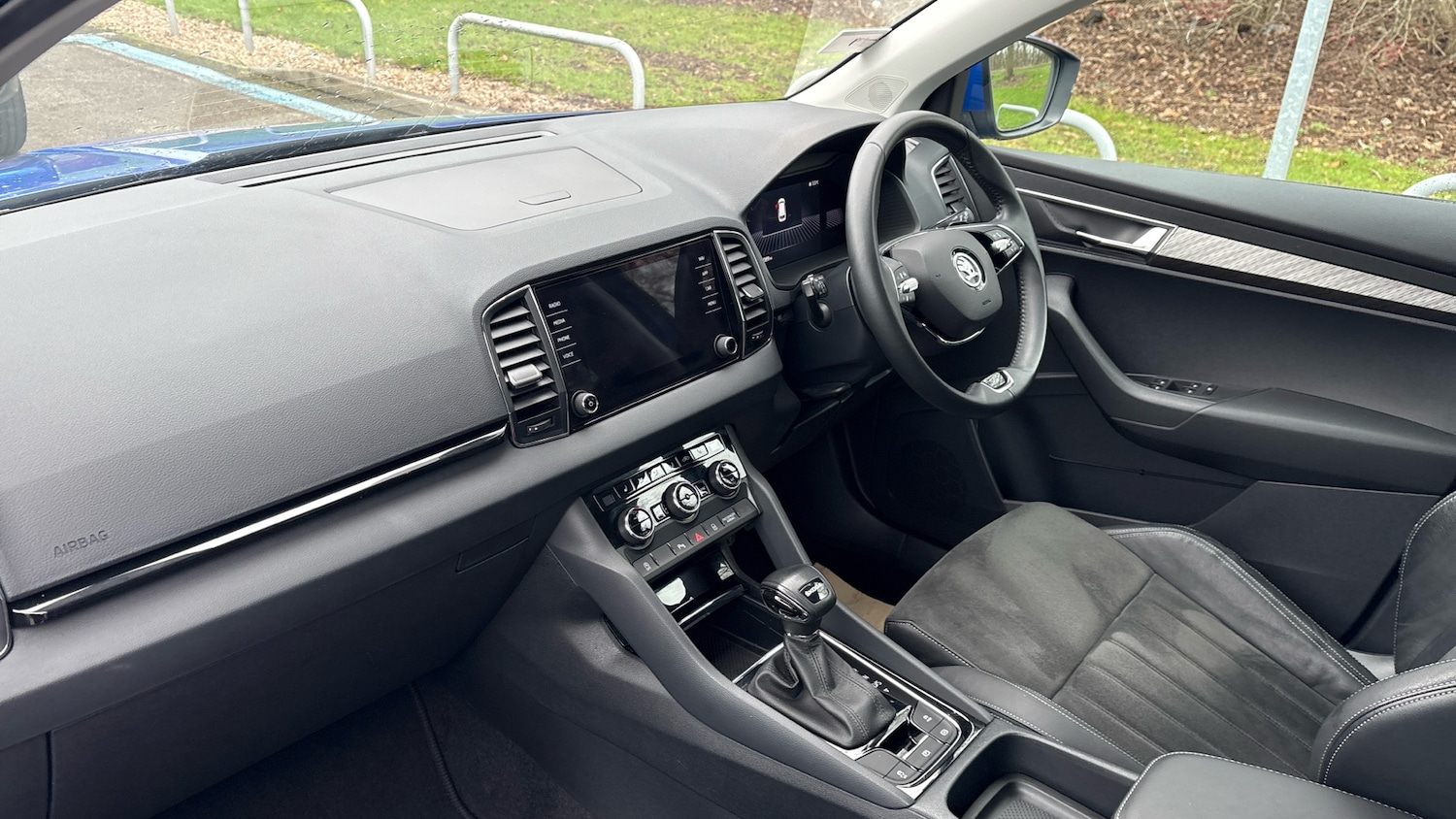 Used Skoda Karoq 2023 for sale - 77367477: Photo 2