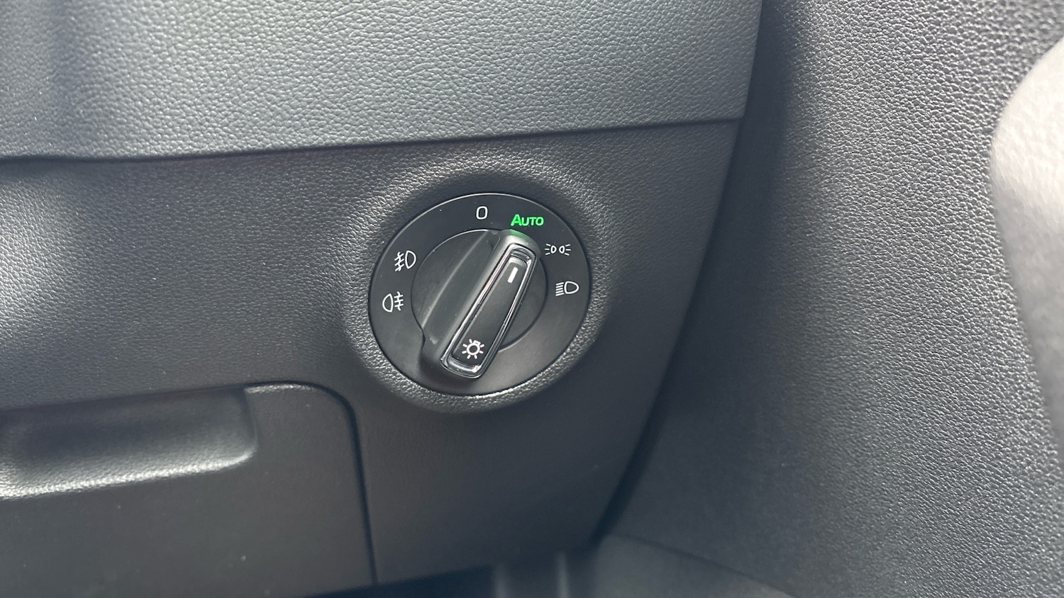 Used Skoda Karoq 2023 for sale - 77367477: Photo 33