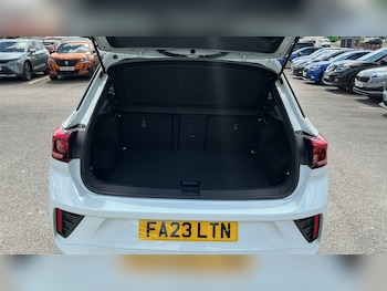 Used Volkswagen T-Roc 2023 for sale - 78991942: Photo
