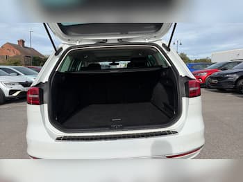 Used Volkswagen Passat 2019 for sale - 79760561: Photo