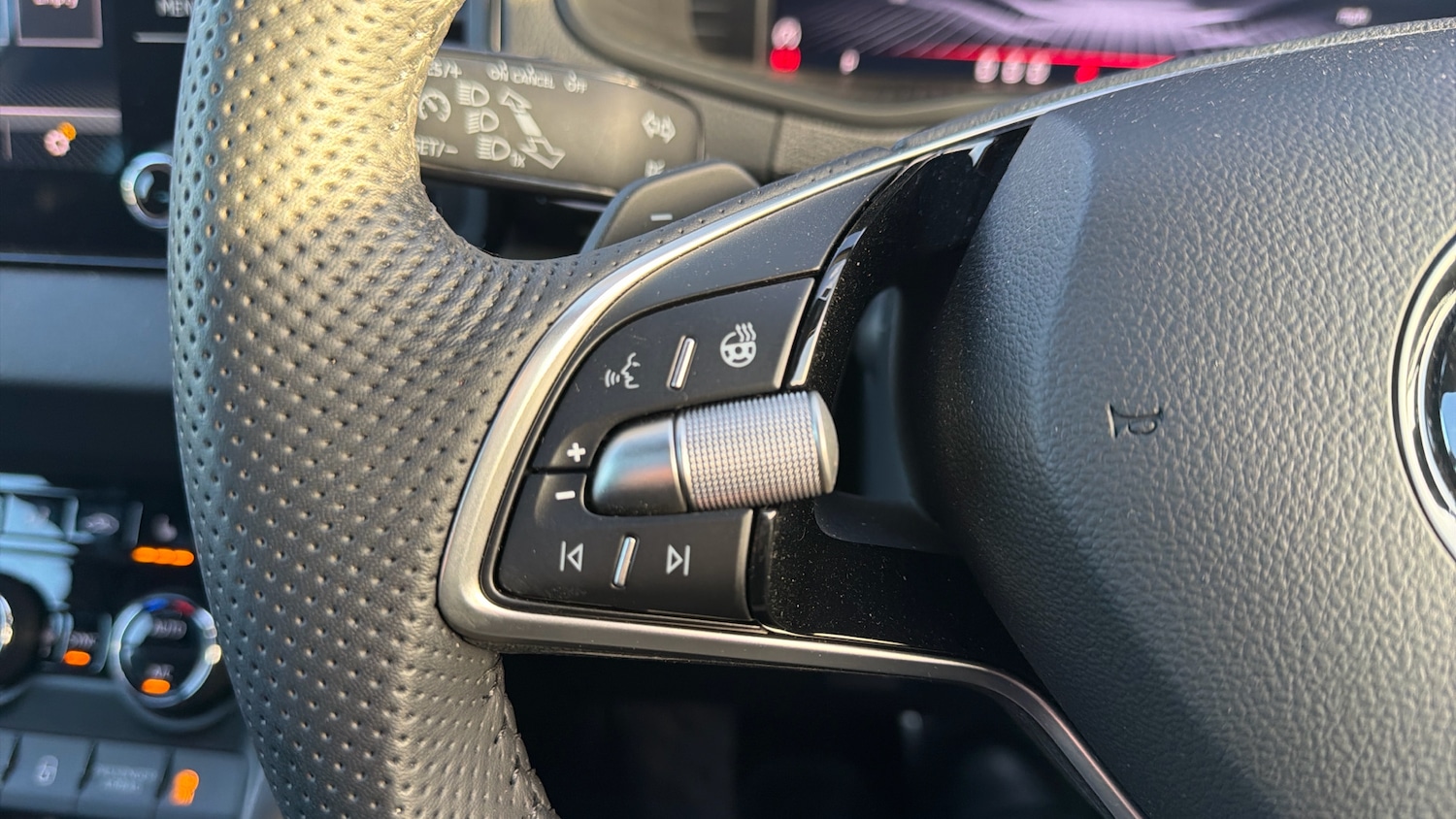 Used Skoda Karoq 2024 for sale - 76859642: Photo 17