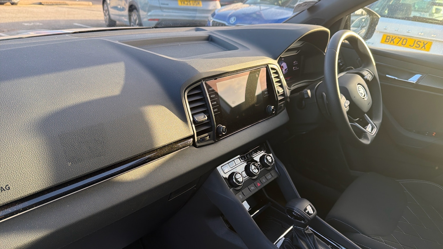 Used Skoda Karoq 2024 for sale - 76859642: Photo 2