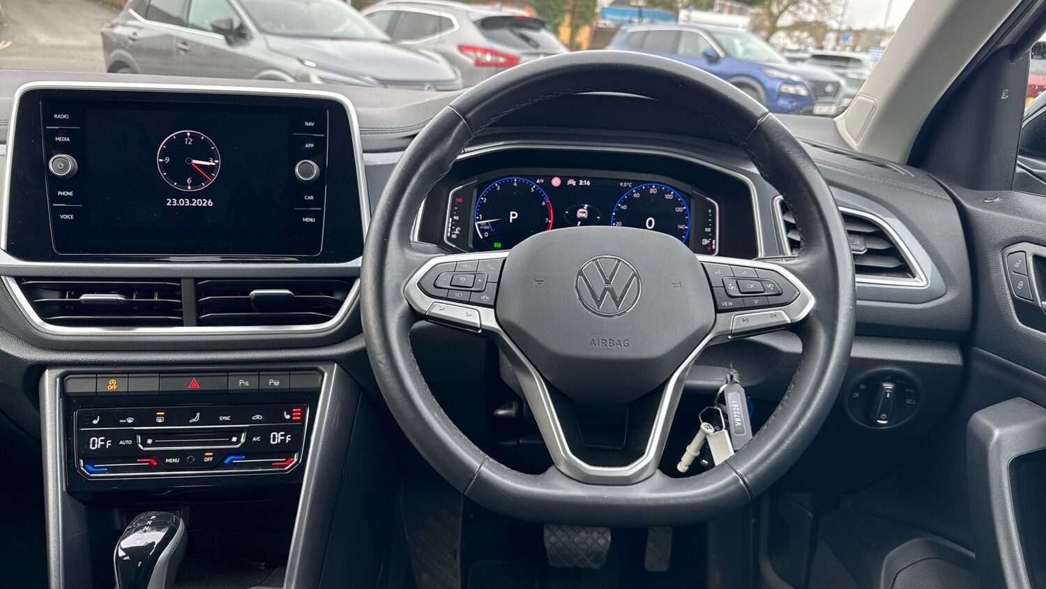 Used Volkswagen T-Roc 2023 for sale - 78177401: Photo 10