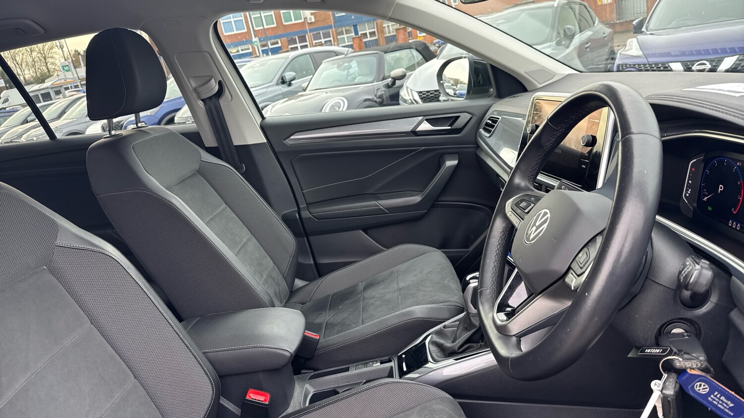 Used Volkswagen T-Roc 2023 for sale - 78177401: Photo 15