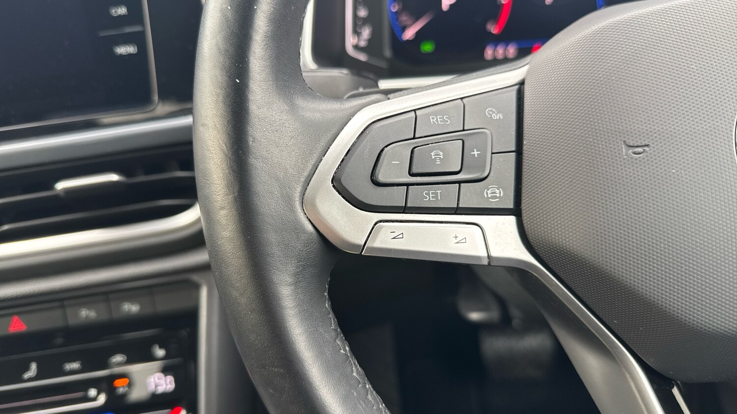 Used Volkswagen T-Roc 2023 for sale - 78177401: Photo 17