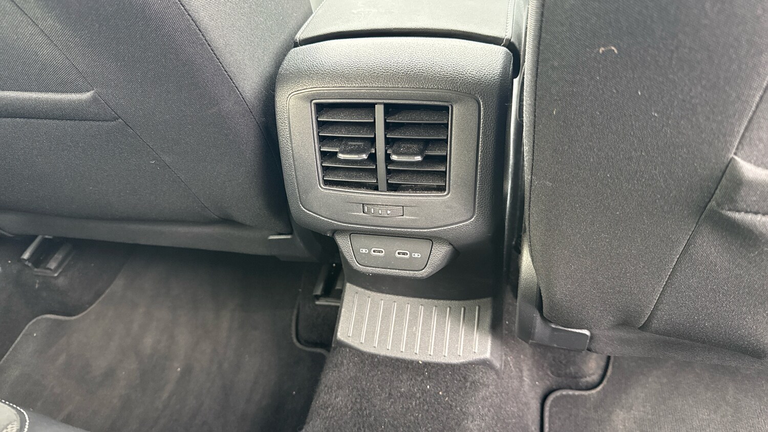 Used Volkswagen T-Roc 2023 for sale - 78177401: Photo 27