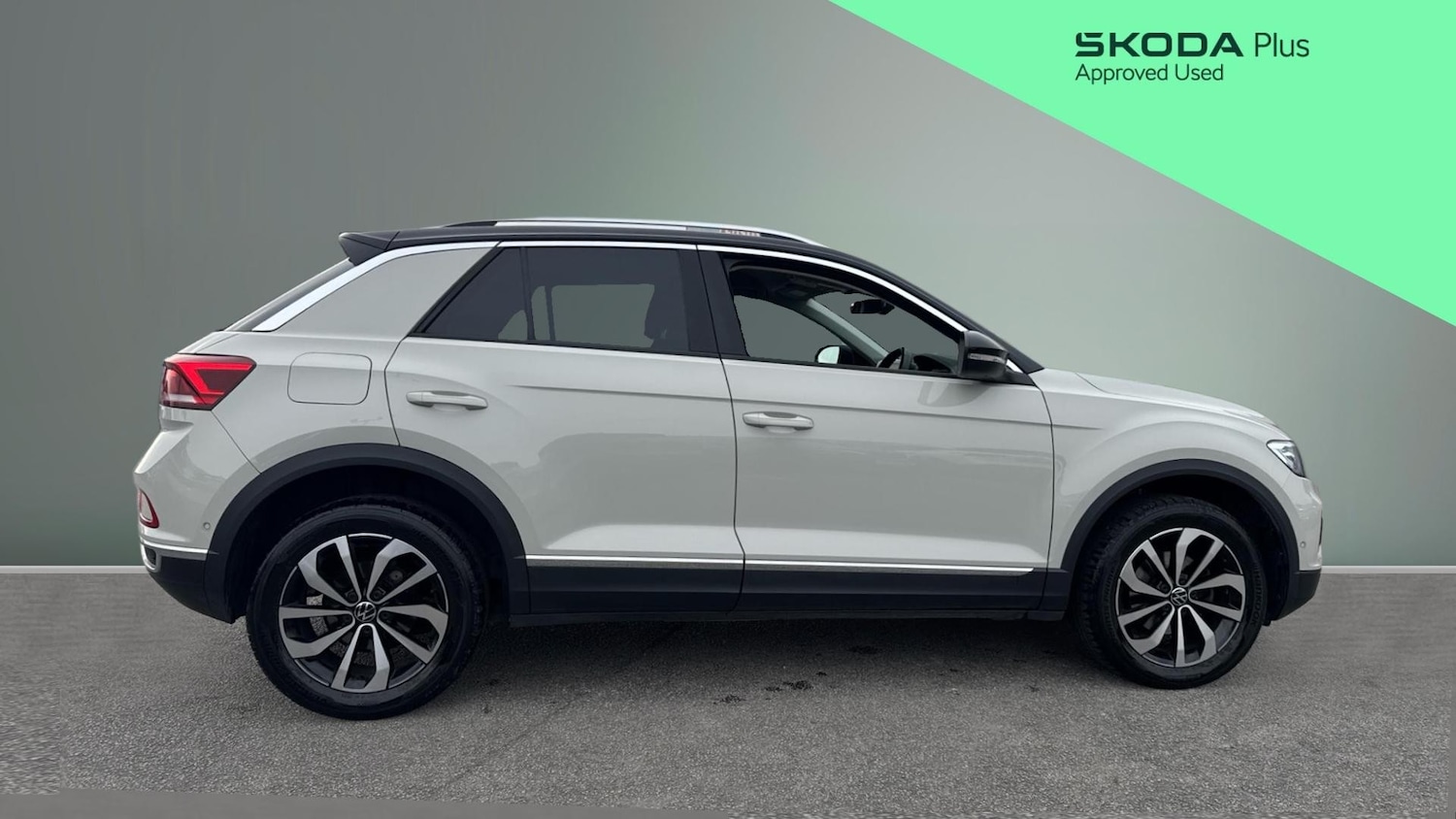 Used Volkswagen T-Roc 2023 for sale - 78177401: Photo 4