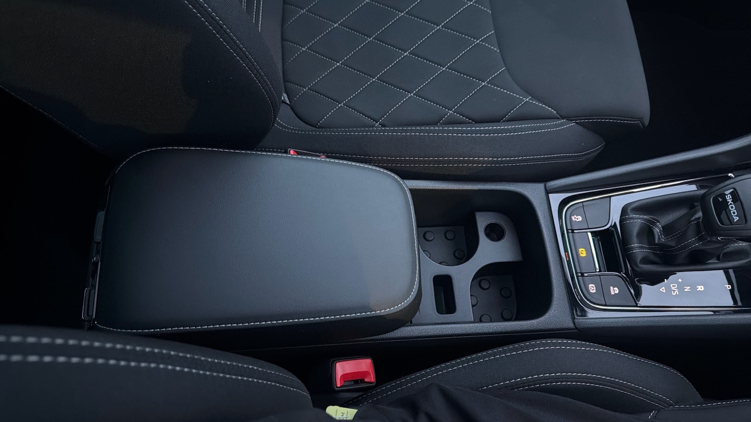 Used Skoda Karoq 2025 for sale - 76531342: Photo 24