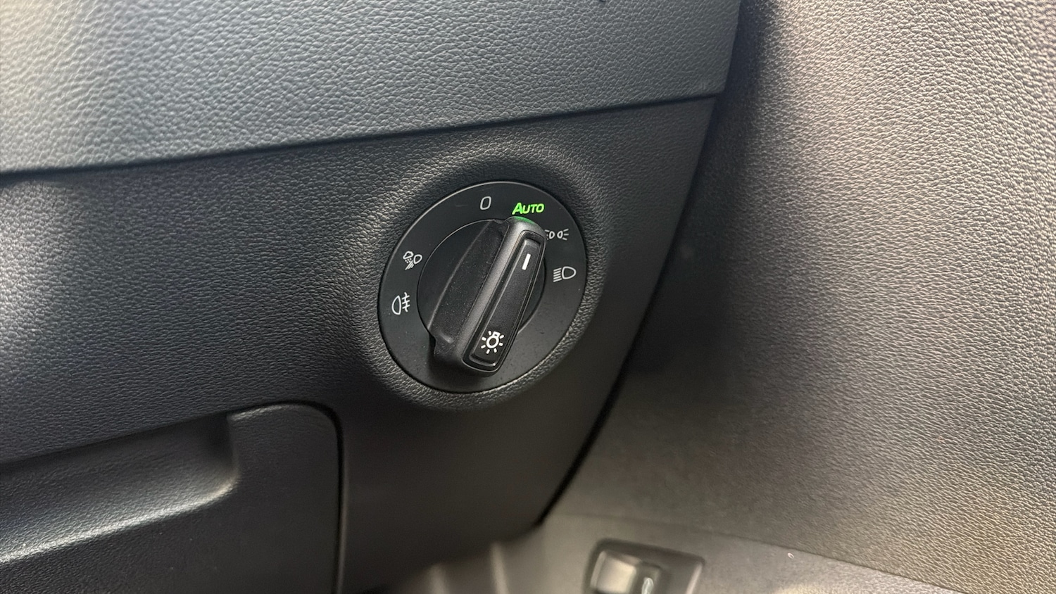 Used Skoda Karoq 2025 for sale - 76829548: Photo 24