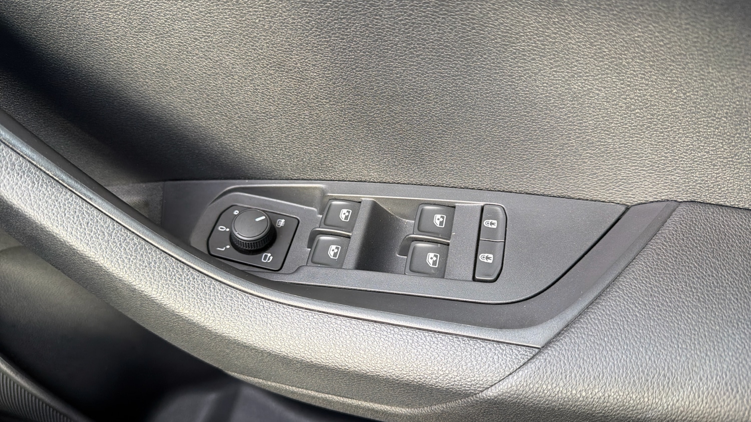 Used Skoda Karoq 2025 for sale - 76829548: Photo 25