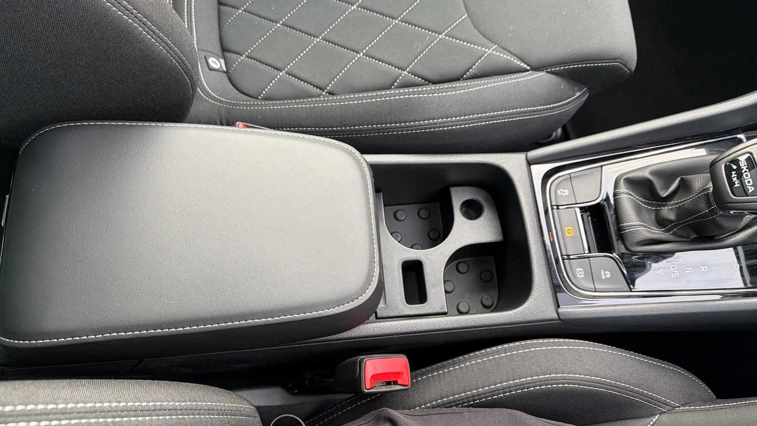 Used Skoda Karoq 2025 for sale - 76829548: Photo 30