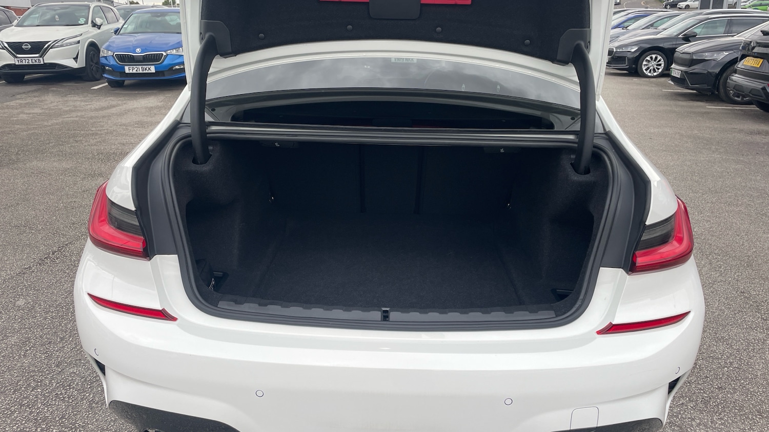 Used BMW 3 Series 2019 for sale - 76117320: Photo 4