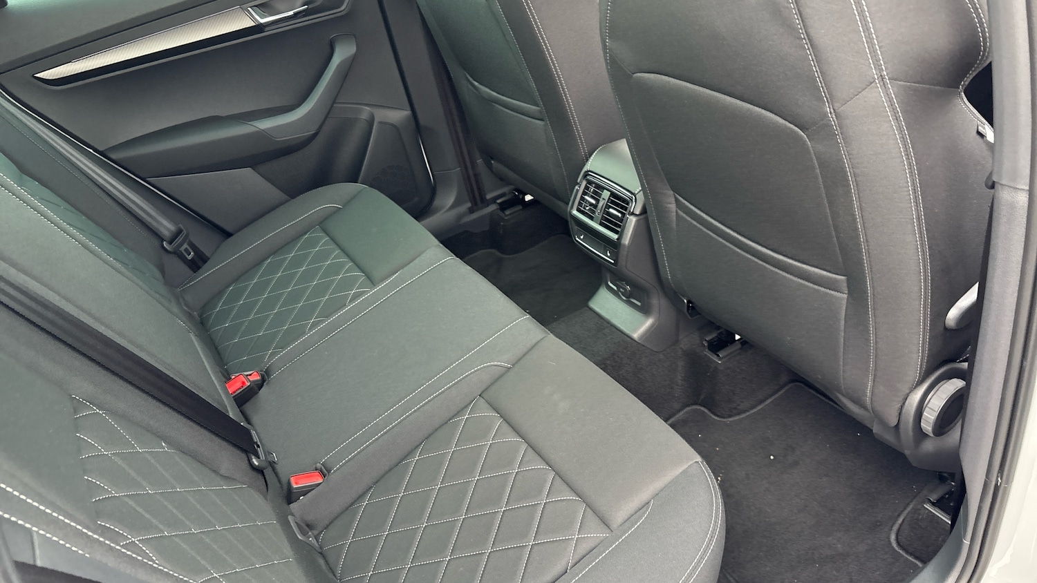 Used Skoda Karoq 2025 for sale - 76120101: Photo 16